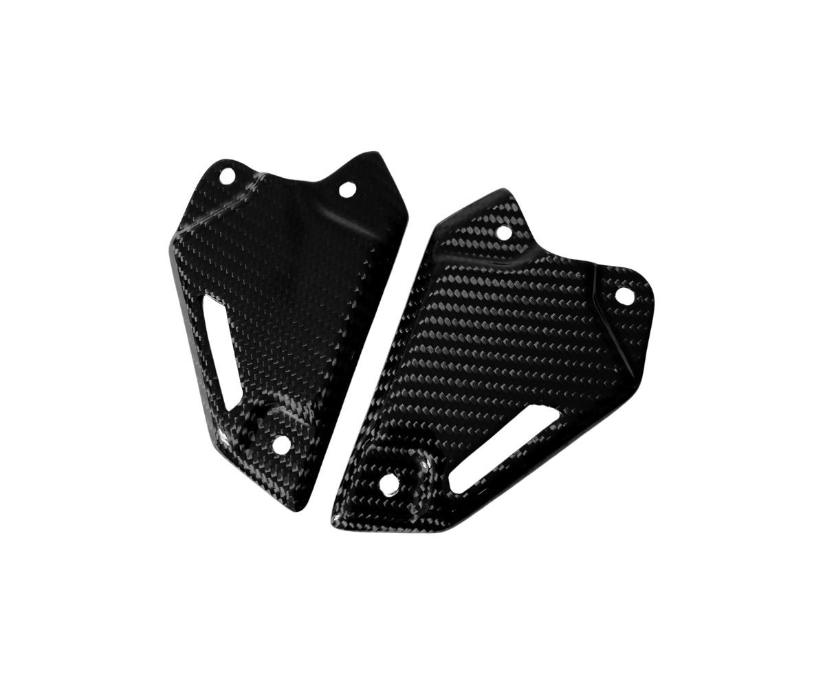 Paratacco in Carbonio Twill Glossy per Kawasaki Z900 2017 > 2018 - immagine 3